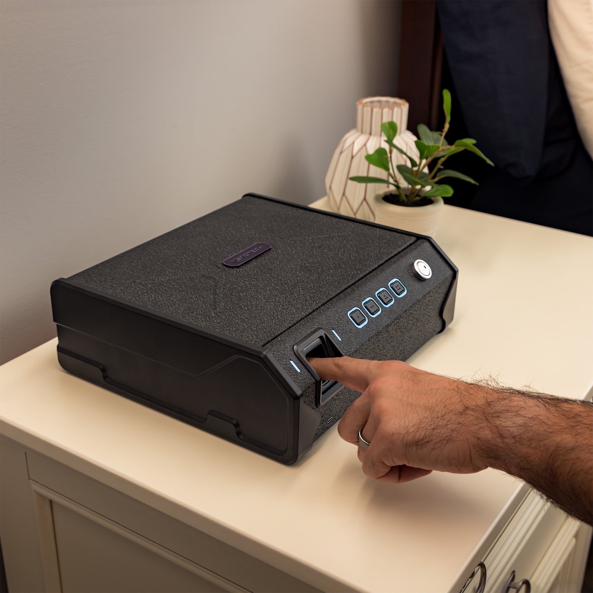 VenoTech™ Finger Vein Top-Entry Safe